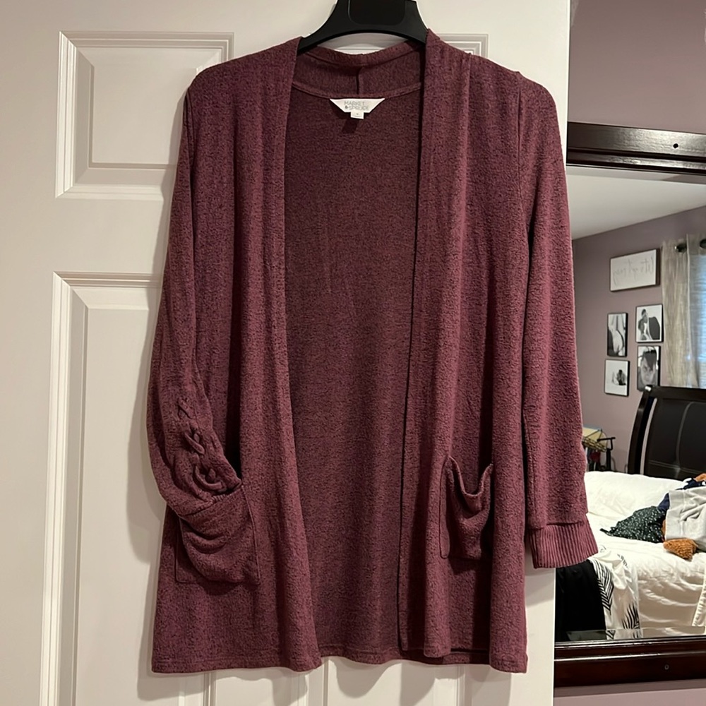 Cardigan sweater